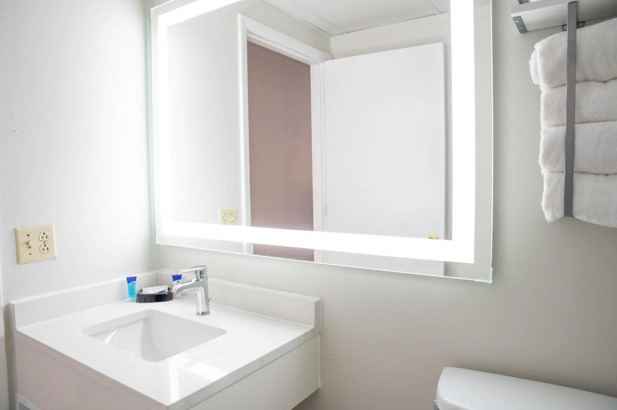 Heritage House Inn On Cape Cod Hyannis Extérieur photo